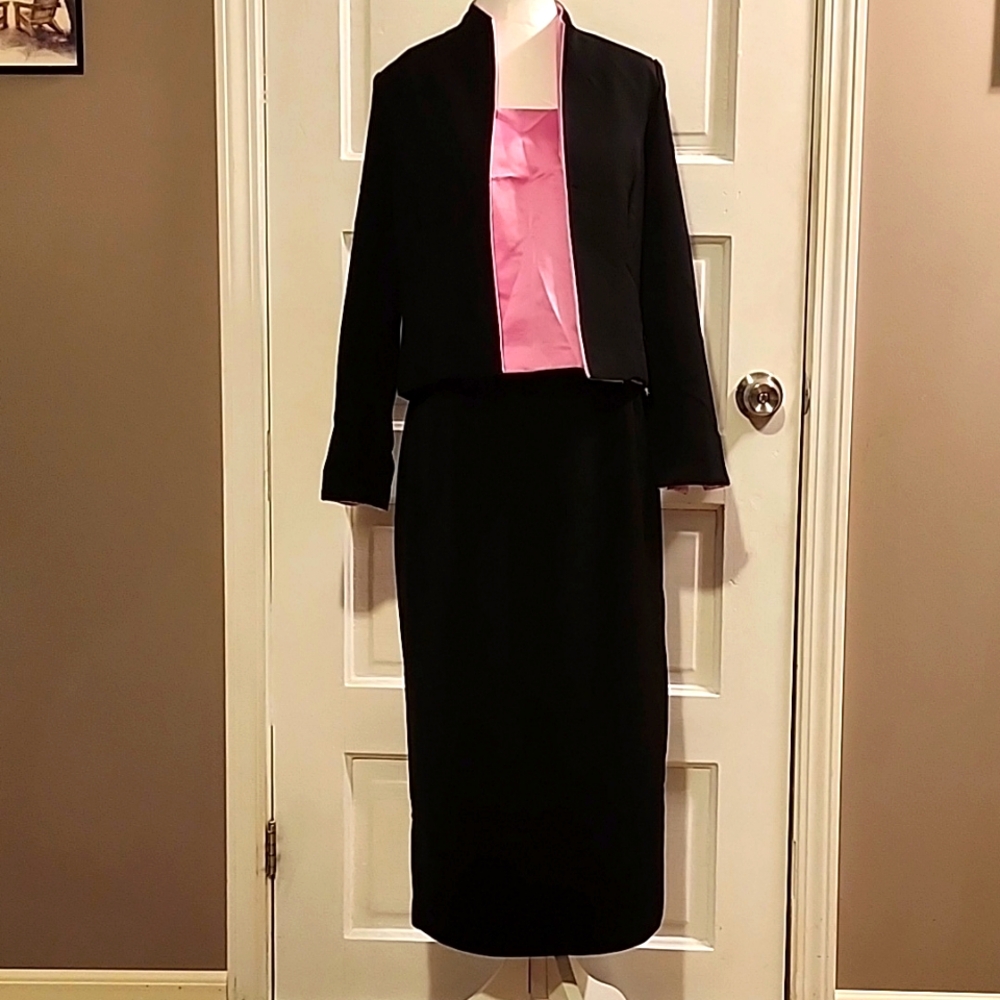 3-piece Suit with skirt